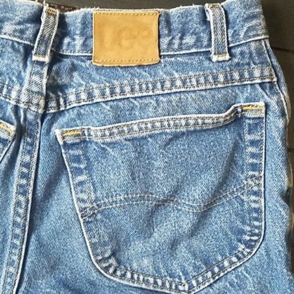 🌼 Vintage LEE high waisted cutoff shorts - Picture 7 of 8